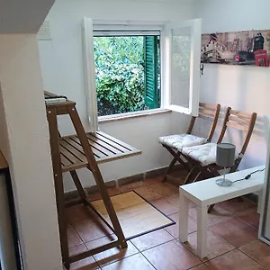 https://villa-casarebecca.it-romehotels.com